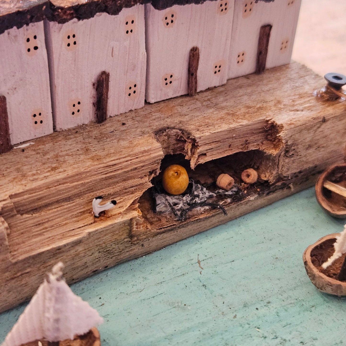 Black & Gold Driftwood House